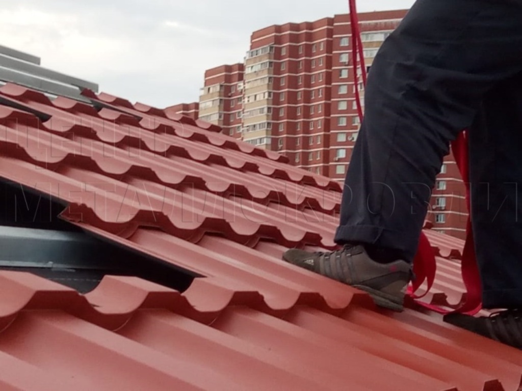 Металлочерепица Геркулес 8004 терракотовый Стальной Бархат от Центра Металлокровли в Санкт-Петербурге