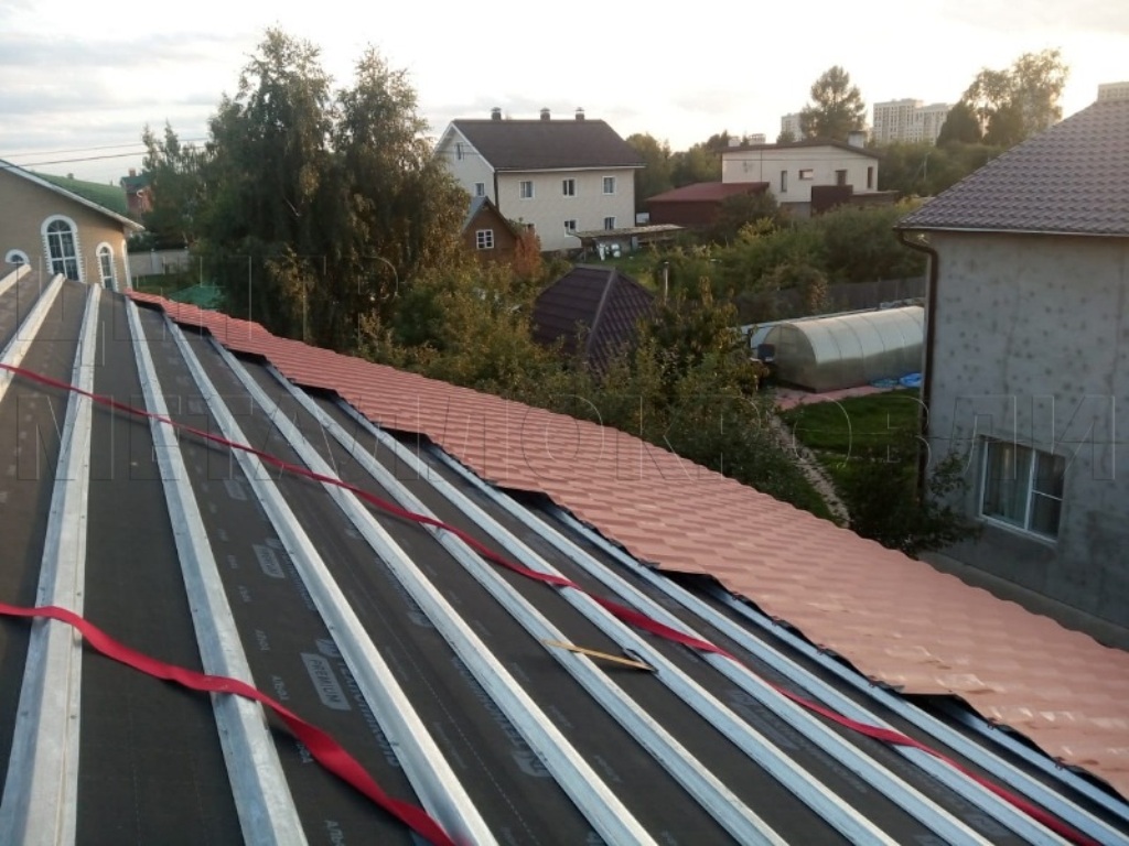 Металлочерепица Геркулес 8004 терракотовый Стальной Бархат от Центра Металлокровли в Санкт-Петербурге